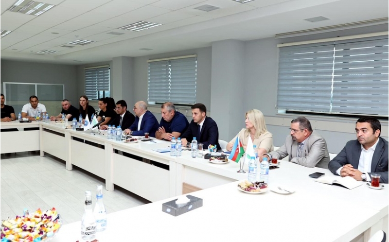 Azərbaycan Voleybol Federasiyasının rəhbərliyi qadınlardan ibarət millinin üzvləri ilə görüşüb