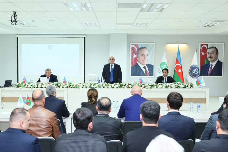 Rəhbərlər voleybolçulara uğur dilədi...